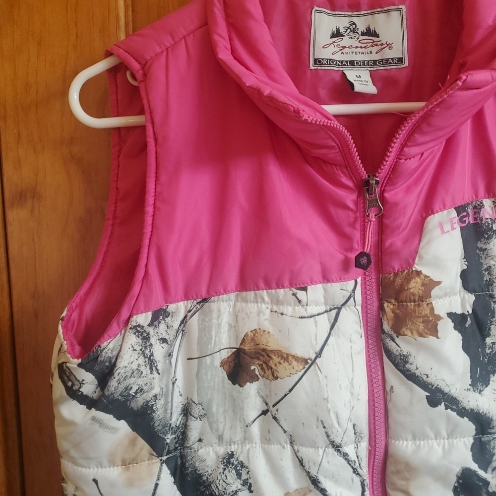 Legendary Whitetails Women's Camo Puffer Vest Pink Trim Size M  Full Zip Outdoor - Picture 3 of 11